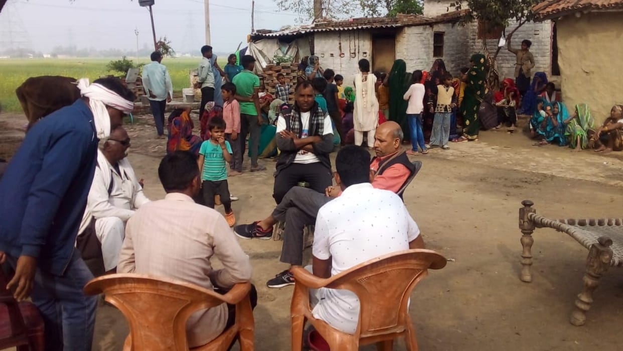 Innocent died drowning pond in bhadohi families shocked see dead body lowered into water
