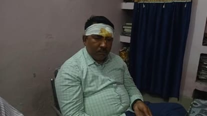 Bihar News : Headmaster attacks DEO in Muzaffarpur, KK Pathak news.education department.