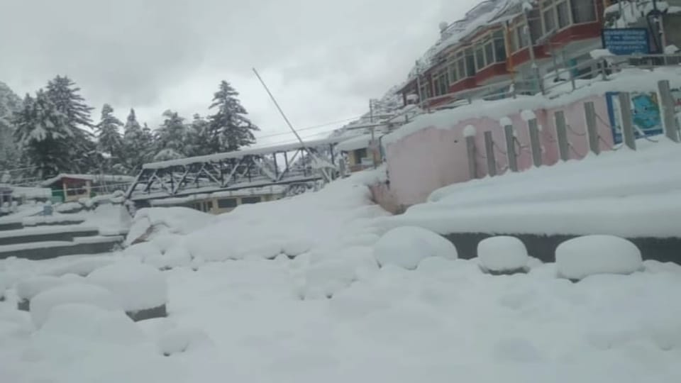 Uttarakhand Weather Gangotri Dham covered with white sheet of snow water of Bhagirathi Frozen Photos