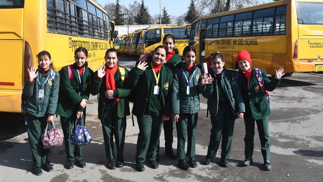 kashmir school reopen after after 95 days winter vacations Students back to schools