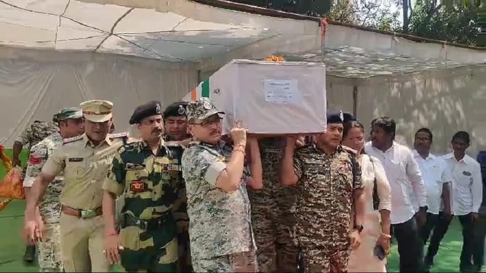 जवान को दी गई अंतिम सलामी
