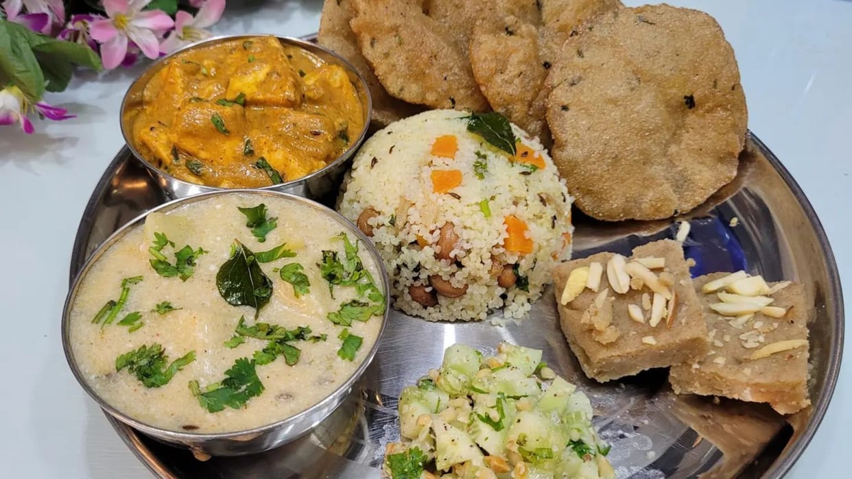 Mahashivratri 2024 Falahari Recipe in hindi Bholenath ko bhog lagane ke liye falahari dish