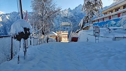 Uttarakhand Weather Auli Covered with thick blanket of Snow in march Beautiful Visuals