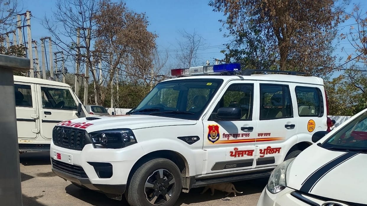 Bank robbery case, Punjab Police raids retired clerk house in Fatehabad, fear of accused hiding