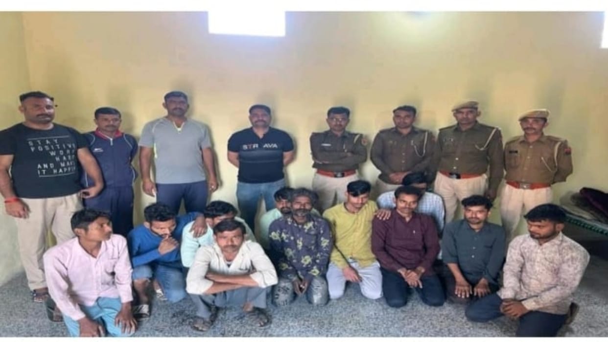 Rajasthan News: Police arrested 22 people gambling, seized 2 cars along with the amount at stake
