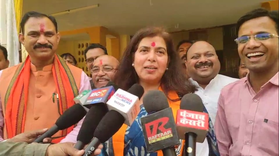 BJP candidate Saroj Pandey intensified election campaign attacked Congress in Manendragarh