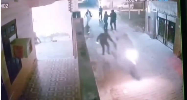 Family gone to wedding in Fatehabad, thieves entered house, One was caught from spot, people beat him severely
