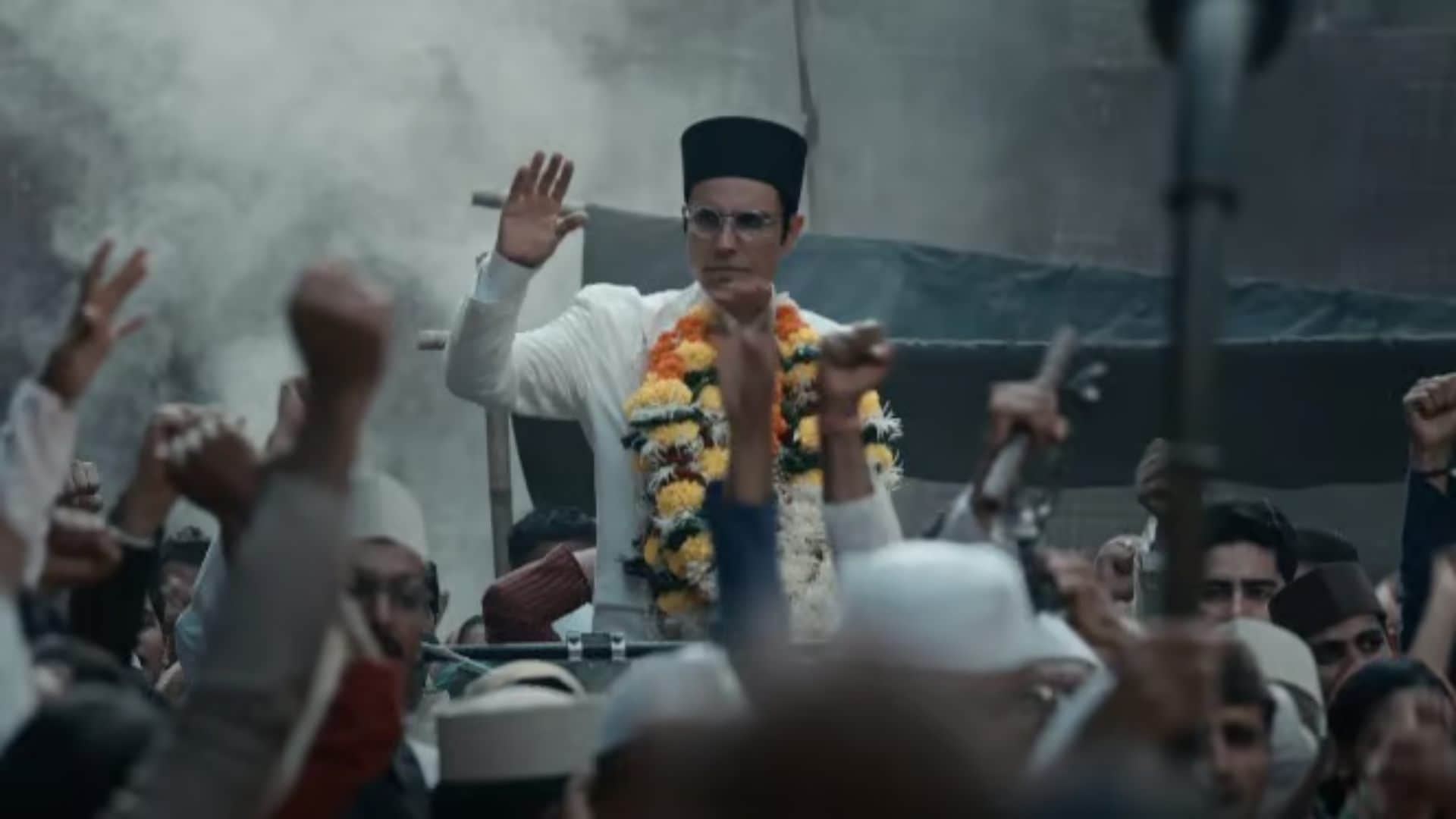 Swatantrya Veer Savarkar X Review: Netizens reaction on Randeep Hooda movie Calls It Thrilling Masterpiece