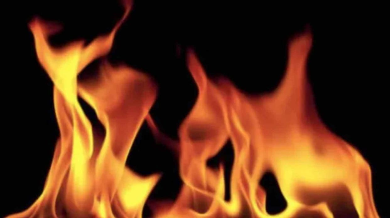 Man tries to set ablaze Shankaracharya math threatens to kill priest in Gujarat news in hindi