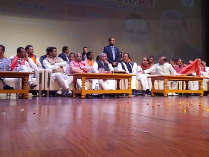 Meerut: BJP leaders reached six districts in the business conference, Deputy CM Keshav Prasad arives