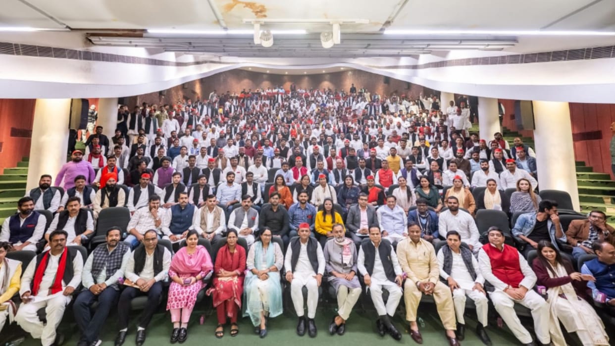 Akhilesh Yadav criticizes BJP and takes oath with yout to defeat BJP.