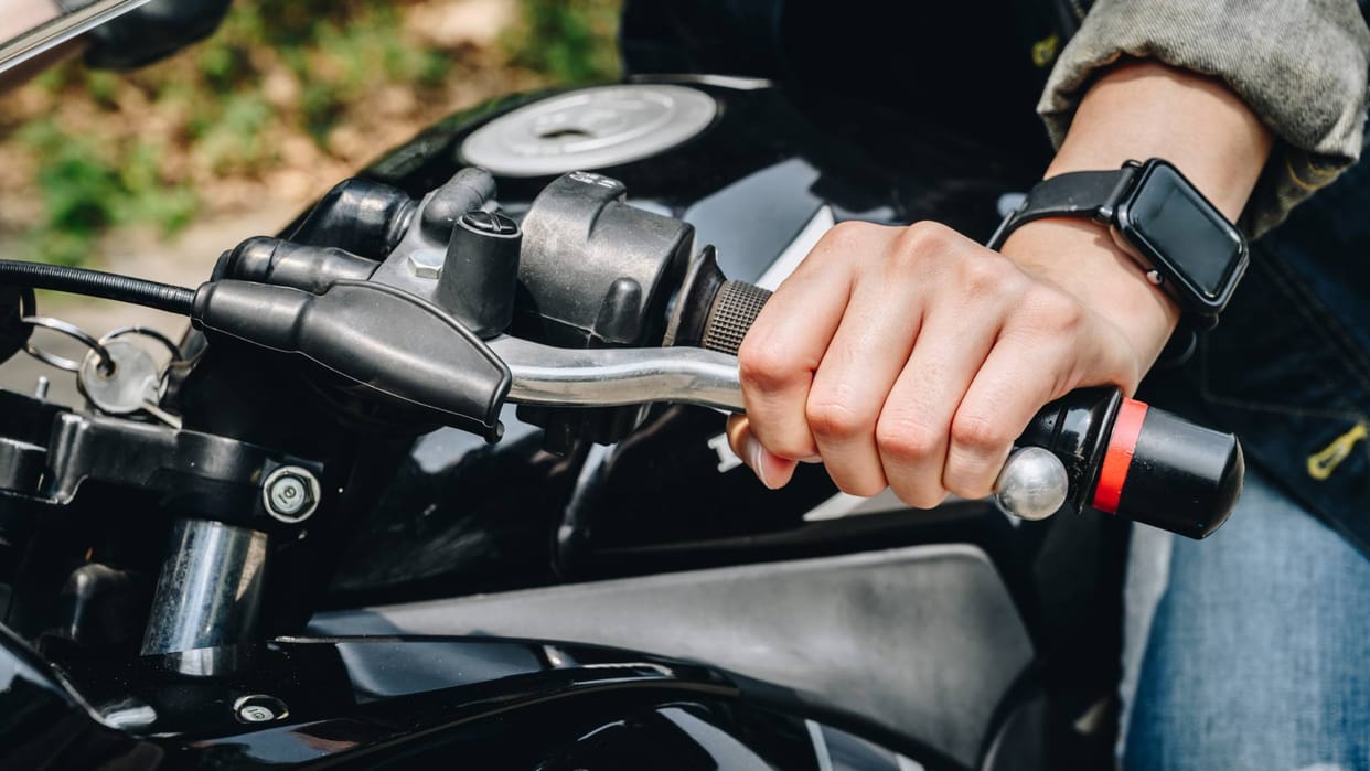 Bike Tips: How to know that the bike clutch is going bad check reason