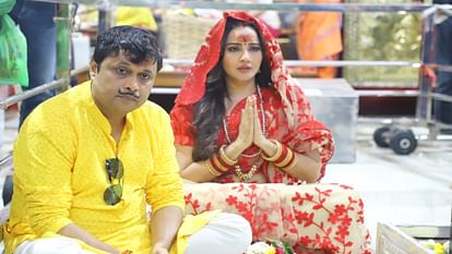 Ujjain News: Bhabiji Ghar Par Hai Fame Yogesh Tripathi with Gitanjali Mishra Visit Baba Mahakaleshwar Temple
