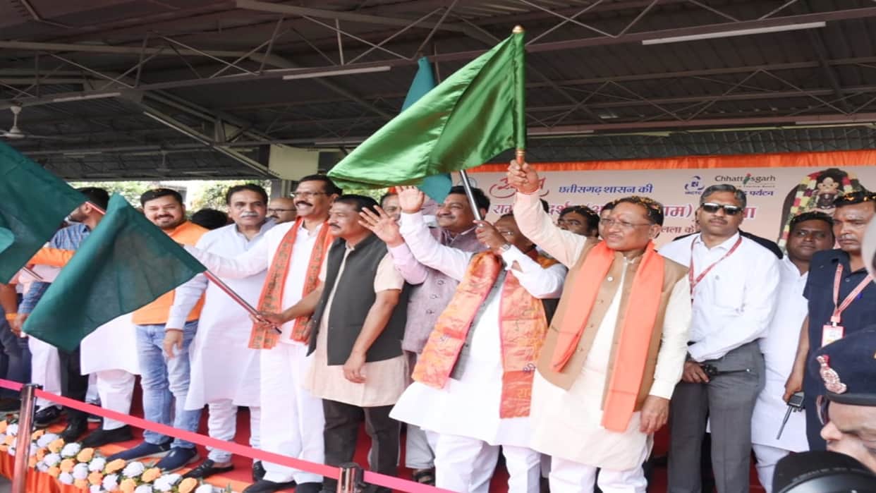 850 devotees left from Chhattisgarh for Ramlala darshan: CM Saay flags off Aastha special train