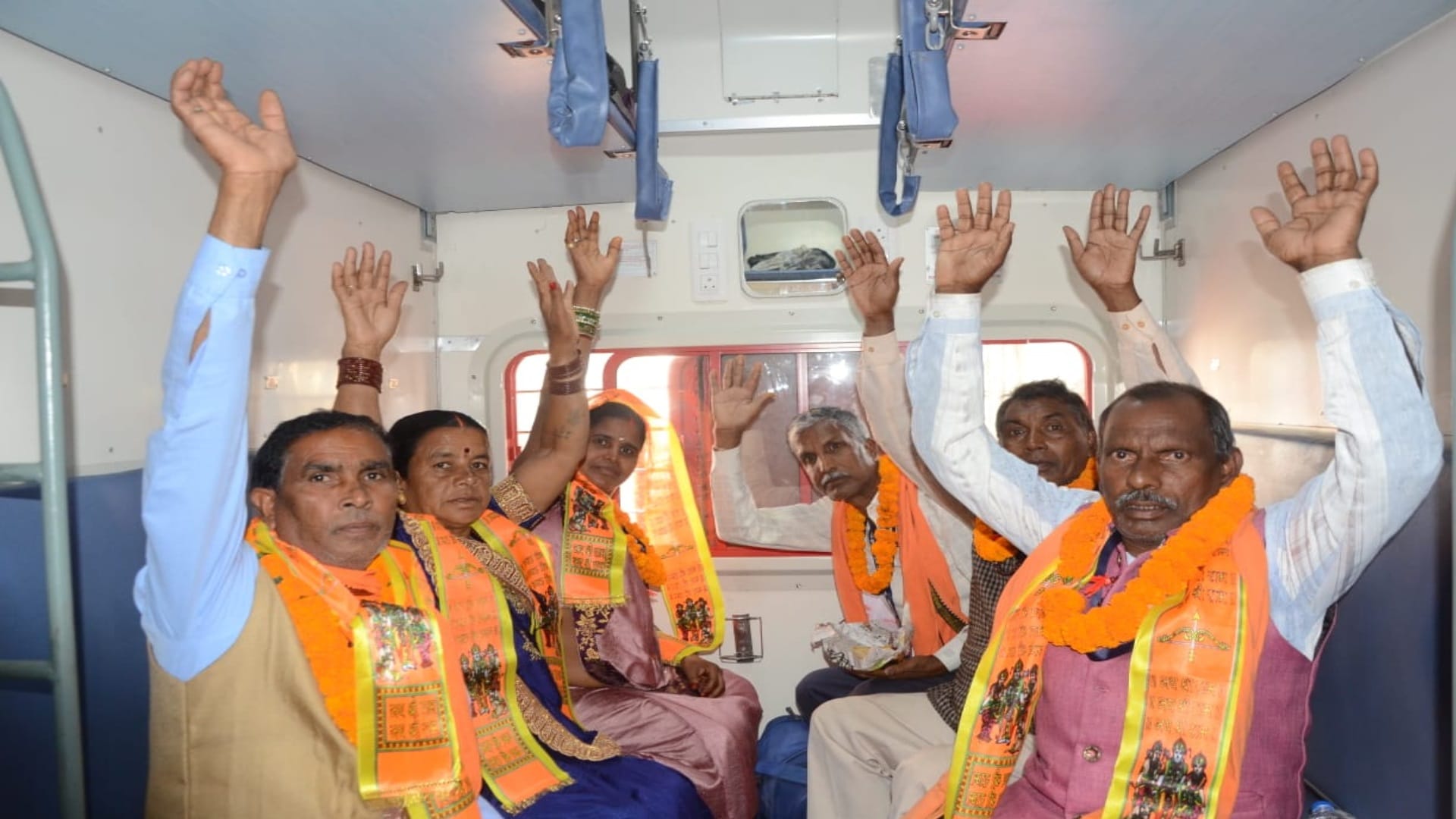 850 devotees left from Chhattisgarh for Ramlala darshan: CM Saay flags off Aastha special train