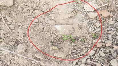 इसी जगह लगाया था विस्फोटक