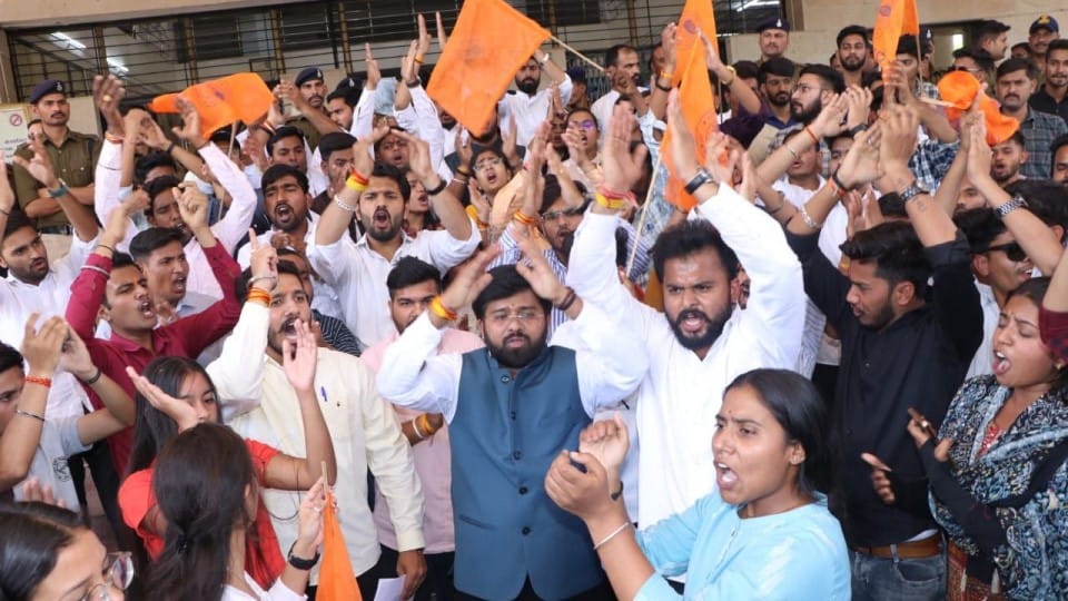 Sandeshkhali news indore protest
