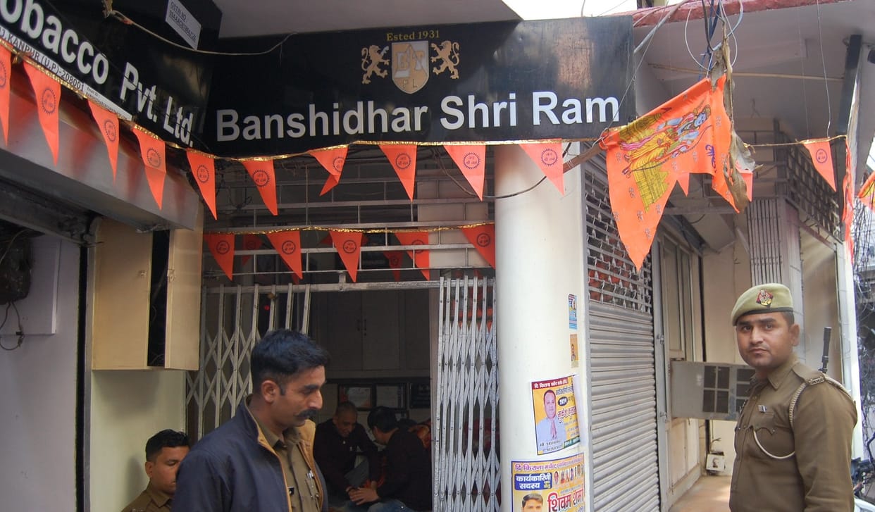 Raid on tobacco businessman, Undisclosed income of Rs 80 crore found, seven years  accounts collected