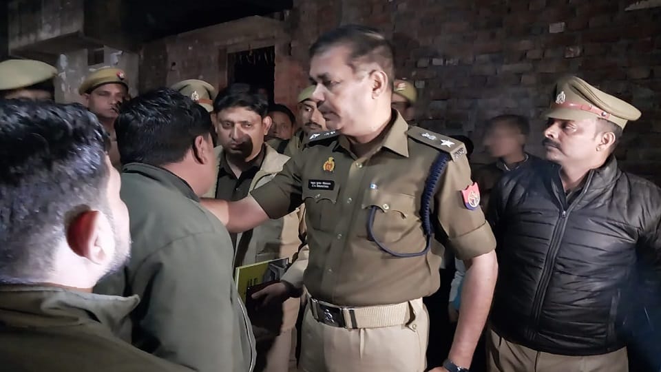 Rampur News Hindi CRPF jawan shot dead in Maswasi