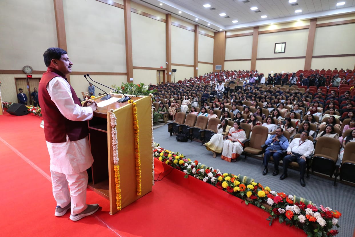 MP News: Through the incidents of Vikram-Betaal, CM told the principles of administration and management to th