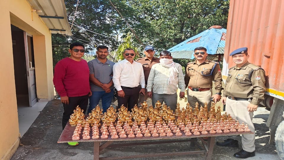 Canter driver arrested with 158 rare idols in Banbasa pithoragrah