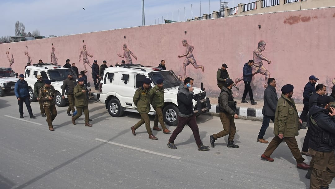 PM Modi Visit Kashmir: Ahead of PM Modi visit srinagar multi tier security outside Bakshi stadium