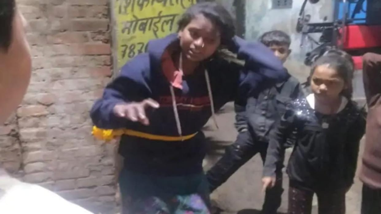 Munger News: People thought girl was thief and beat her after tying to pole; found mentally handicapped