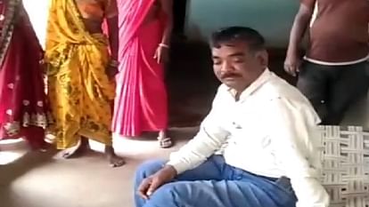 Teacher who went to school in Korba drank alcohol and fell sleep on way