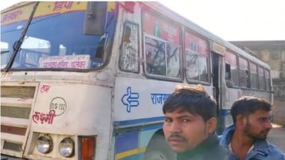 रोडवेज बस