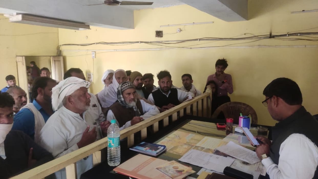 Rajasthan News: Bodies were being buried on encroached land, municipality took possession and locked it