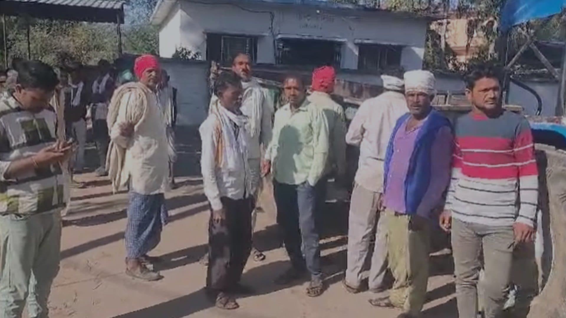 युवक ने फांसी लगाकर की आत्महत्या