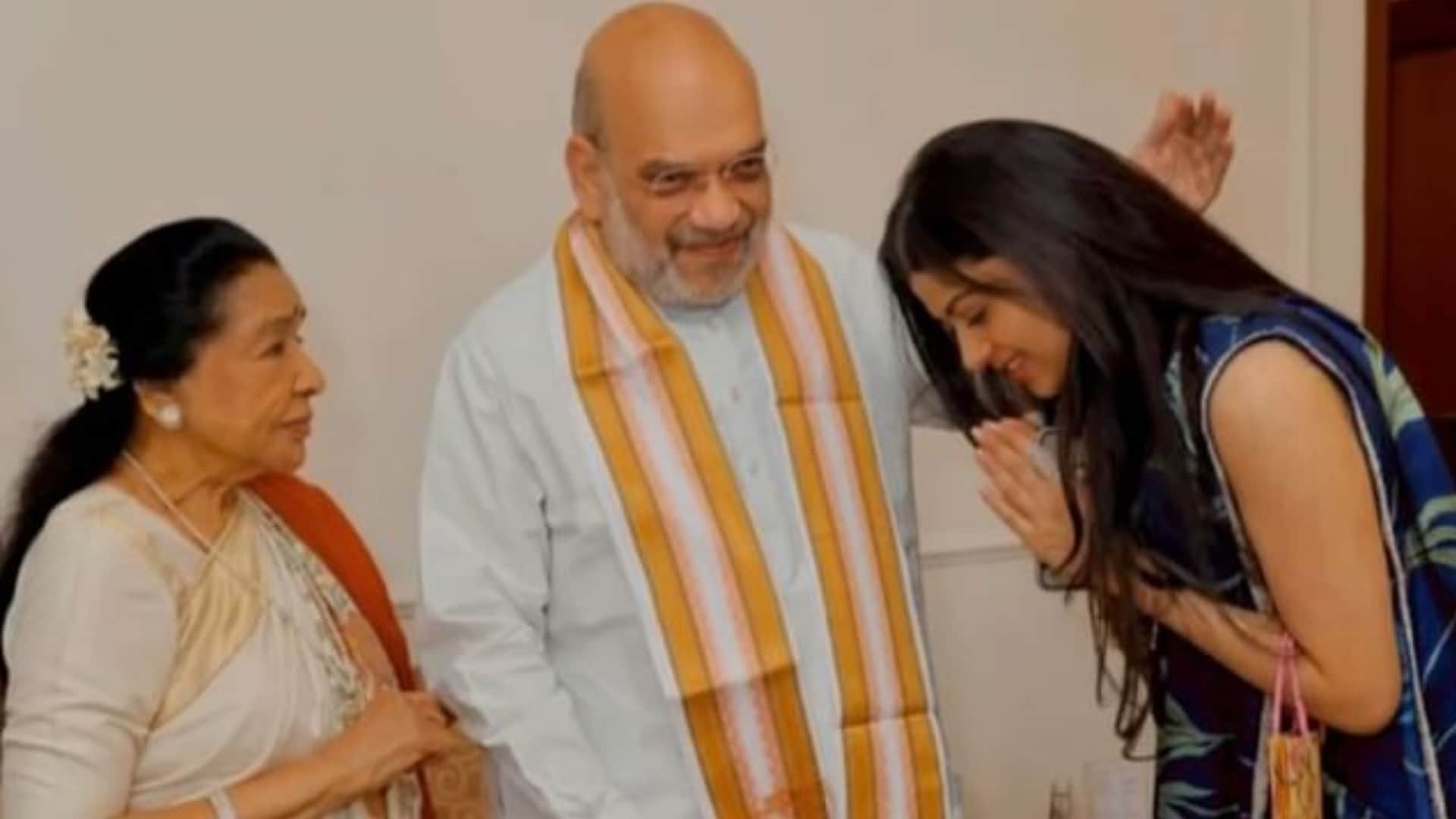 Asha Bhosle Met with Home Minister Amit Shah in Mumbai She Sings Abhi Na Jao Chhod Kar See Photos