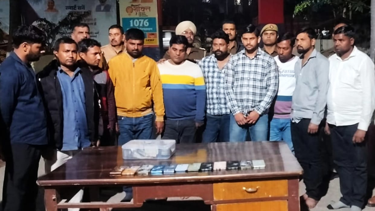 Ten gamblers arrested from Kanha Shyam Hotel in Bareilly