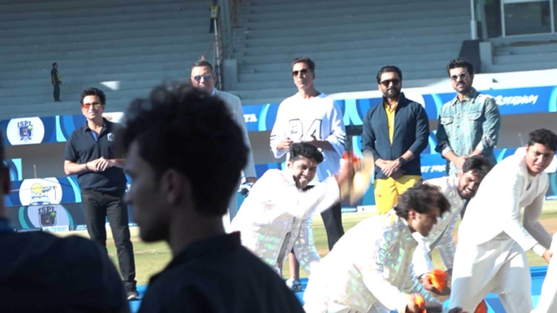 AKSHAY Kumar Big B ABHISHEK Bachchan MUNAWAR Faruqui ELVISH yadav AND MANY MORE AT ISPL T10 CRICKET MATCH