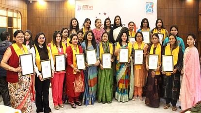 Amar Ujala Nari Shakti Samman given to 22 women