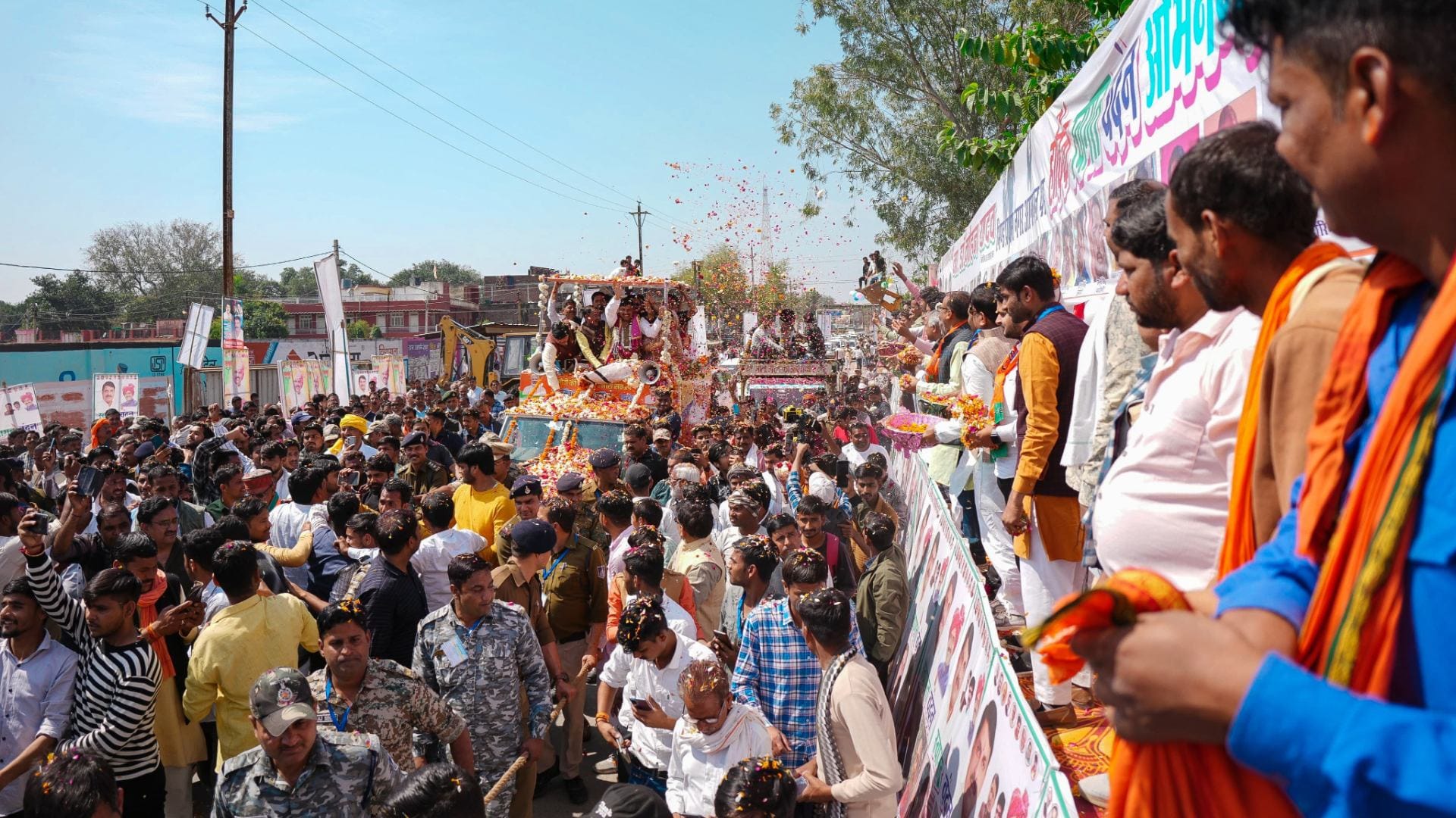 CM Mohan Yadav reached Bhind for farmers' conference, distributed gifts with both hands to fill bags of farmer