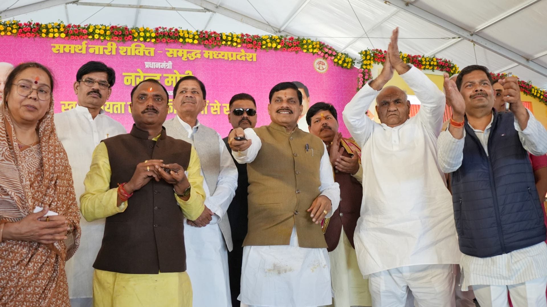 CM Mohan Yadav reached Bhind for farmers' conference, distributed gifts with both hands to fill bags of farmer