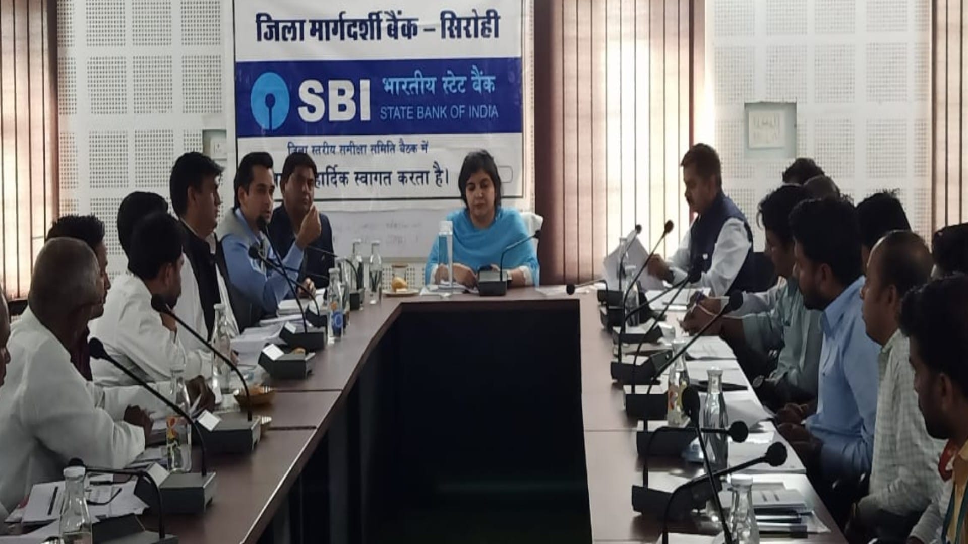 बैंक अधिकारी पूर्व लंबित प्रकरणों का करें निस्तारण