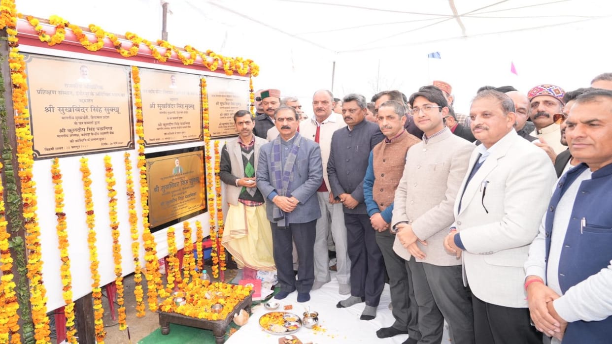 CM Sukhu inaugurated and laid the foundation stone of development works worth crores including Hamirpur bus st