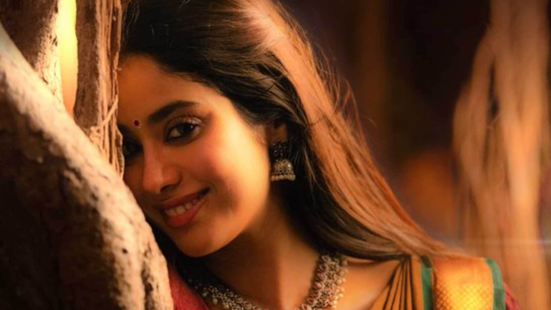 Devara Actress Janhvi Kapoor Visit Siddhivinayak Temple on the Occasion of Gudi Padwa Video Goes Viral
