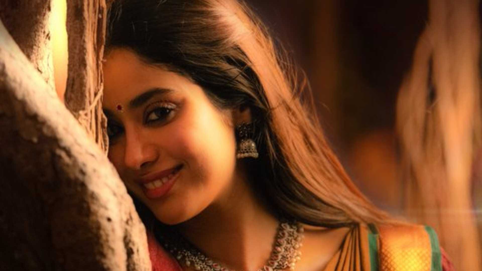 Devara Actress Janhvi Kapoor Visit Siddhivinayak Temple on the Occasion of Gudi Padwa Video Goes Viral