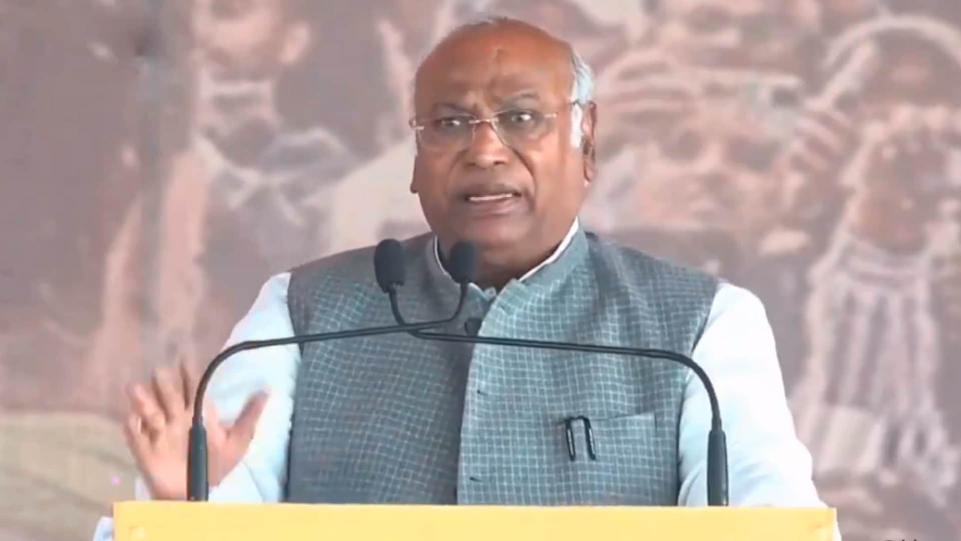 Bharat Jodo Nyay Yatra: Rahul Gandhi roared for the interests of tribals, Modi-Modi slogans raised in Badnawar