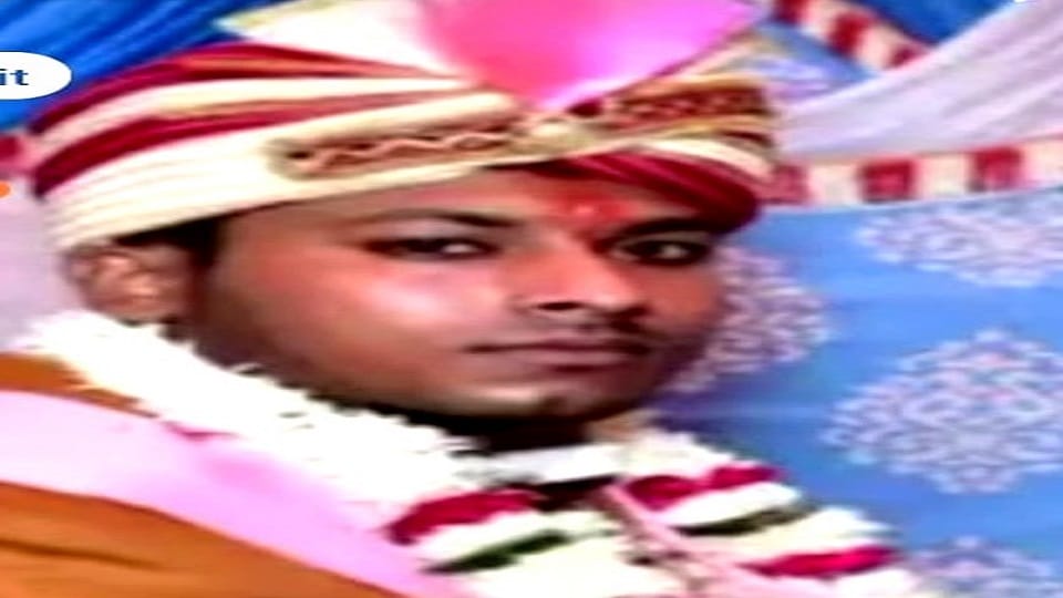 young man got married three months ago, committed suicide by jumping in front of a train