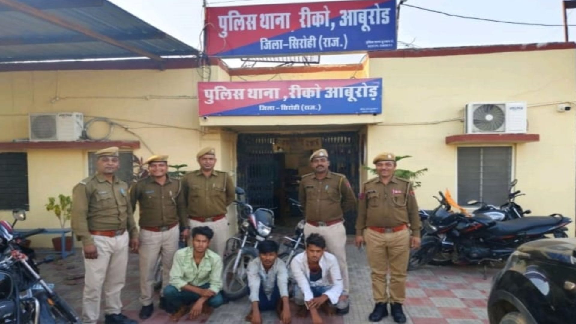 पुलिस की गिरफ्त में आरोपी