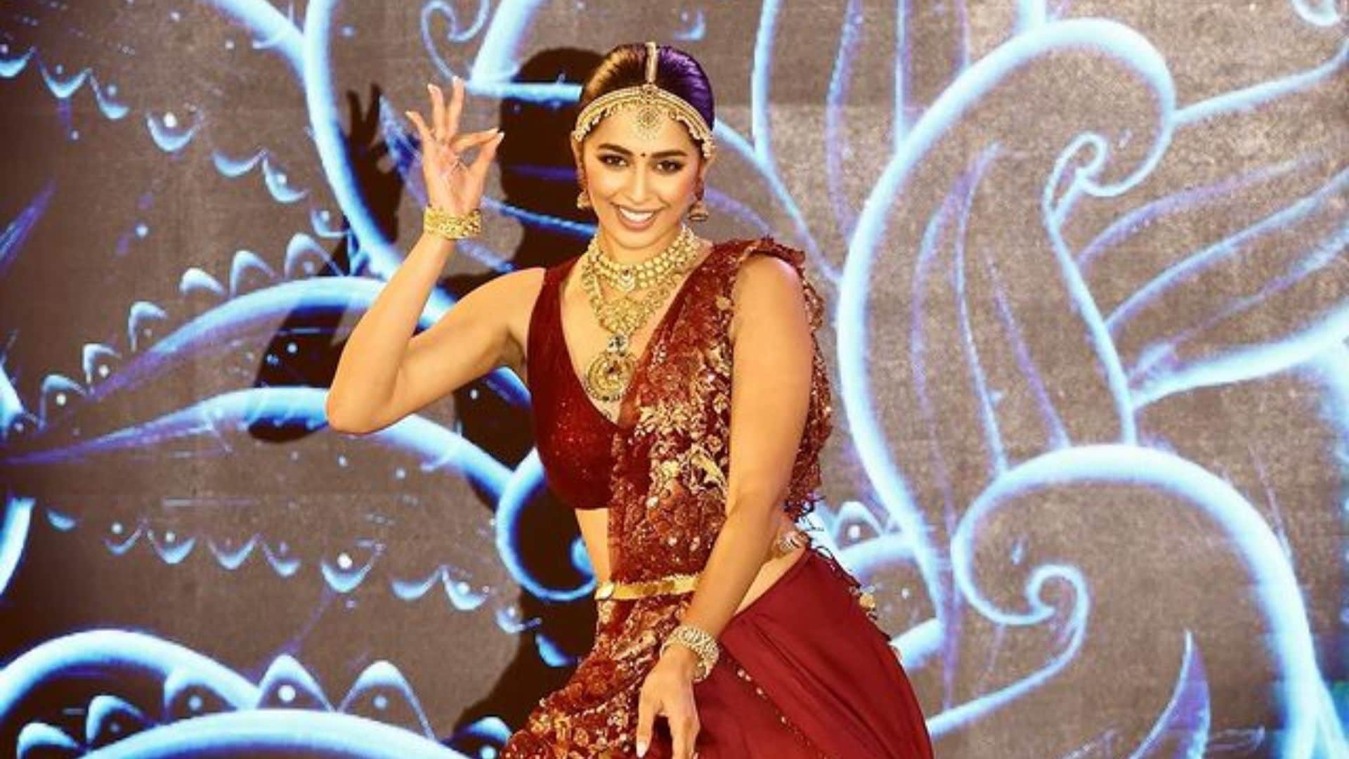 Miss World 2024 Indian Contestant Sini Shetty paid dance tribute to Aishwarya Rai fans say next Bollywood star