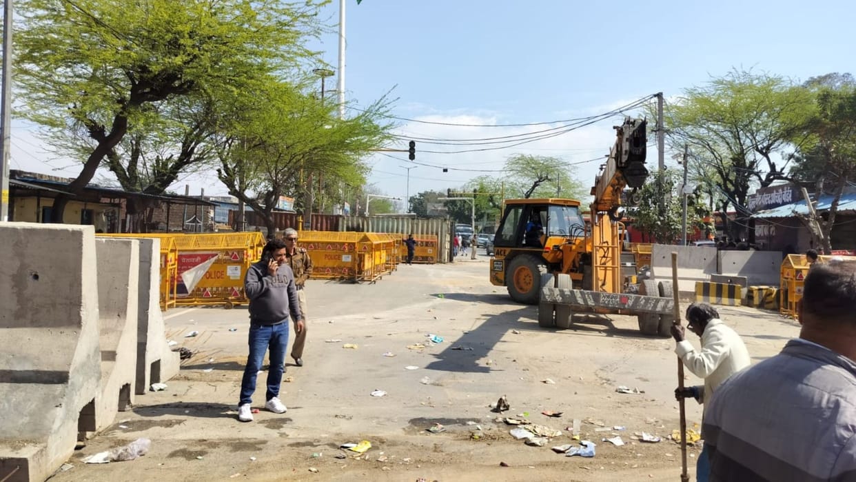 Big relief: Auchandi-Firozpur border opened after 22 days, Delhi Police removed barriers