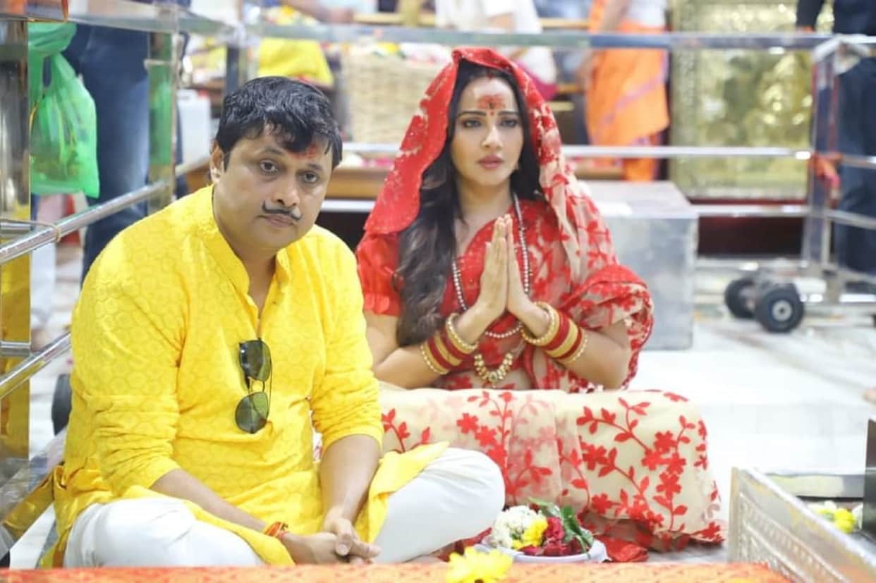 Mahashivratri 2024 pre puja worship by celebrity actors Mahakal Ujjain Babulnath Mumbai Kashi Vishwanath