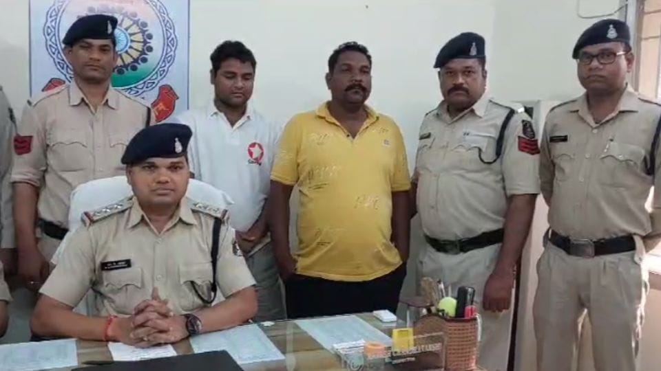 police arrested two accused in murder case in sakti