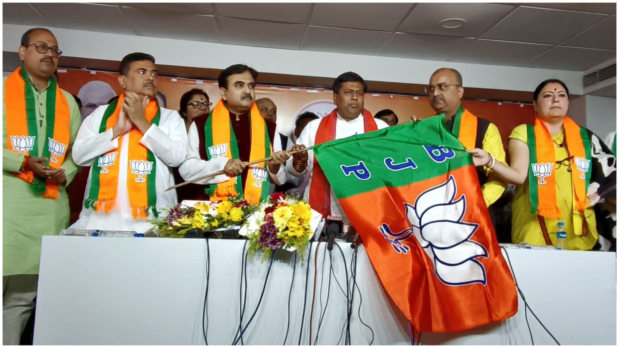 Former Calcutta High Court judge Justice Abhijit Gangopadhyay joins the BJP Latest News Update