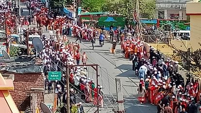 Pushkar Singh Dhami: राजधानी में सीएम का मेगा रोड शो, सशक्त नारी समृद्ध नारी उत्सव...तस्वीरों में देखें CM Dhami mega road show in Dehradun sashakt nari samridh nari celebration on Women's Day many routes changed